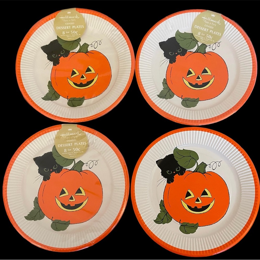 VTG Lot Of Halloween Paper Dessert Plates - Black Cat & Jack O Lantern Design